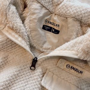 white magellan women’s sweatshirt